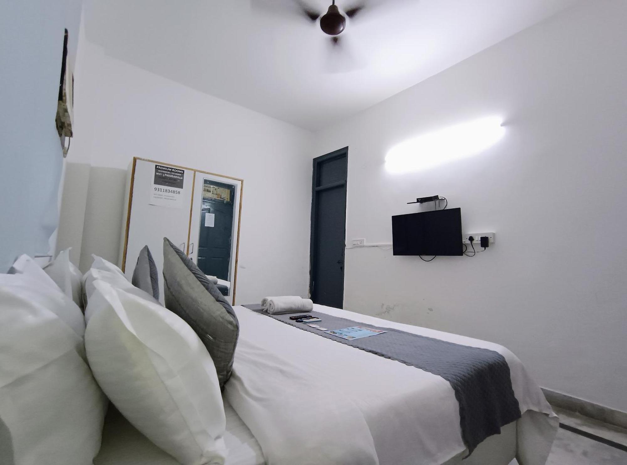 Hotel Hauz Khas Fort View New Delhi Buitenkant foto
