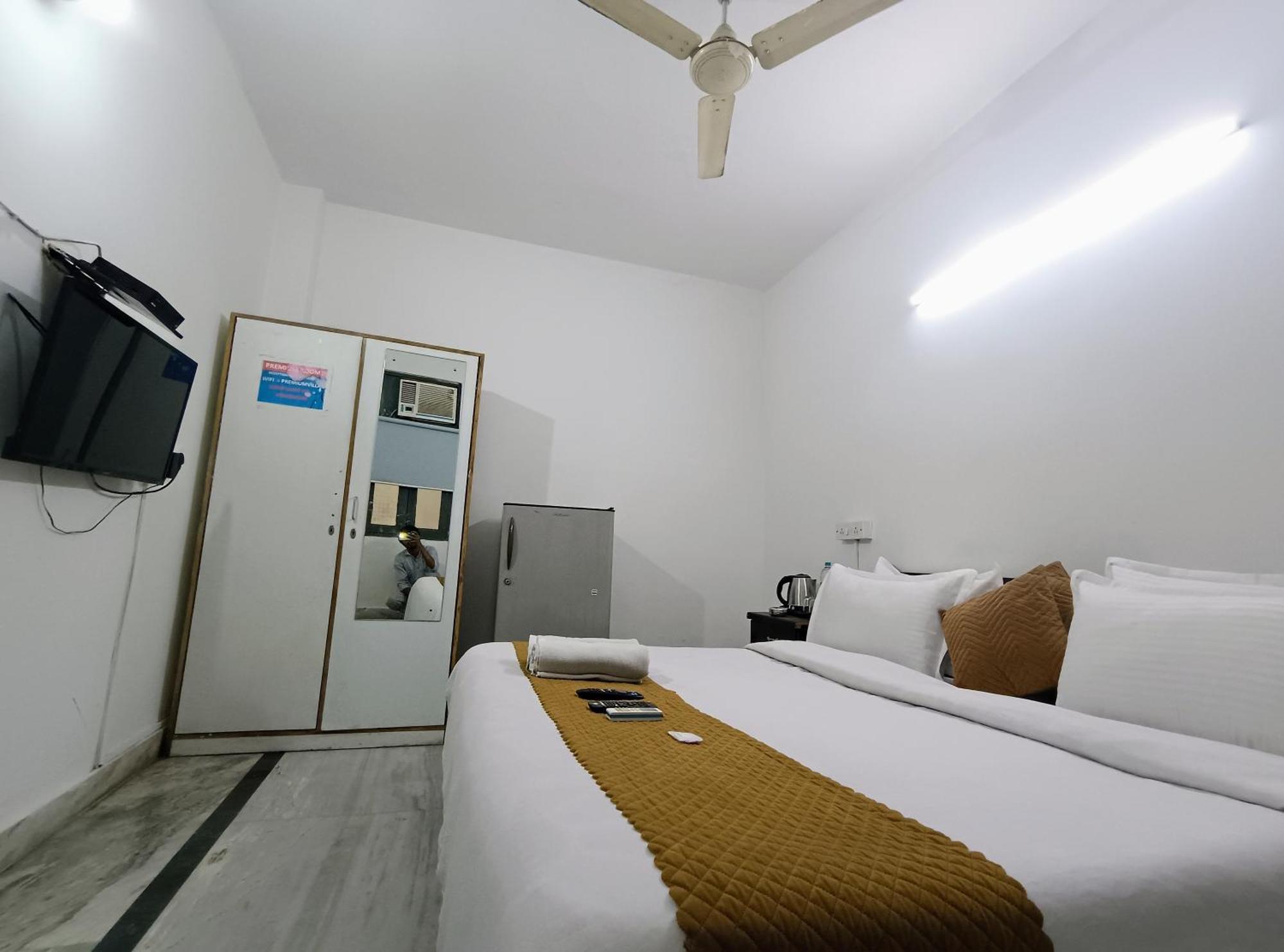 Hotel Hauz Khas Fort View New Delhi Buitenkant foto
