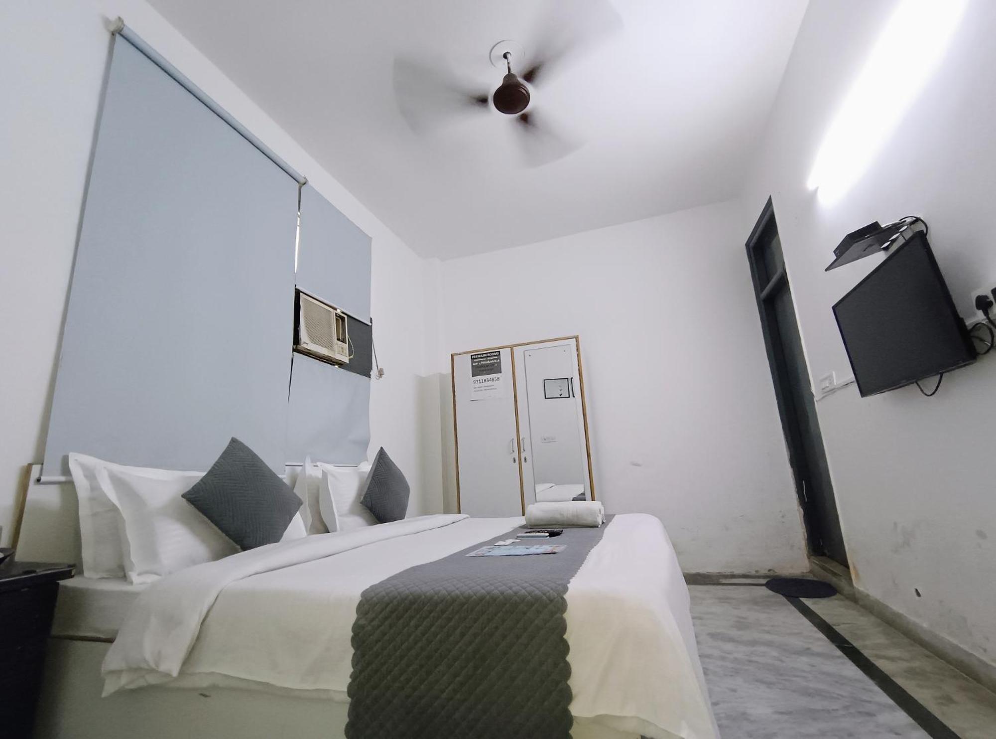 Hotel Hauz Khas Fort View New Delhi Buitenkant foto