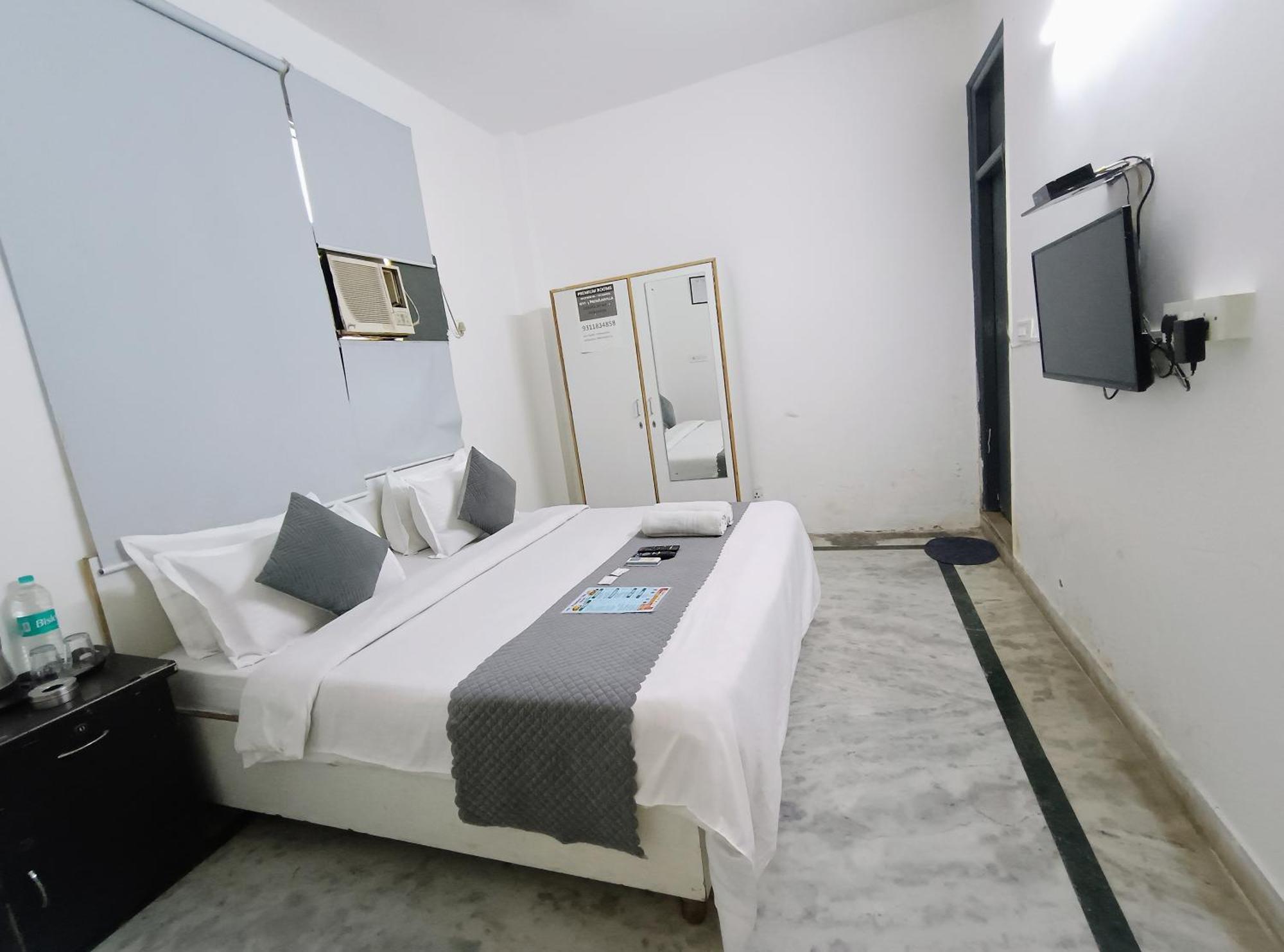 Hotel Hauz Khas Fort View New Delhi Buitenkant foto