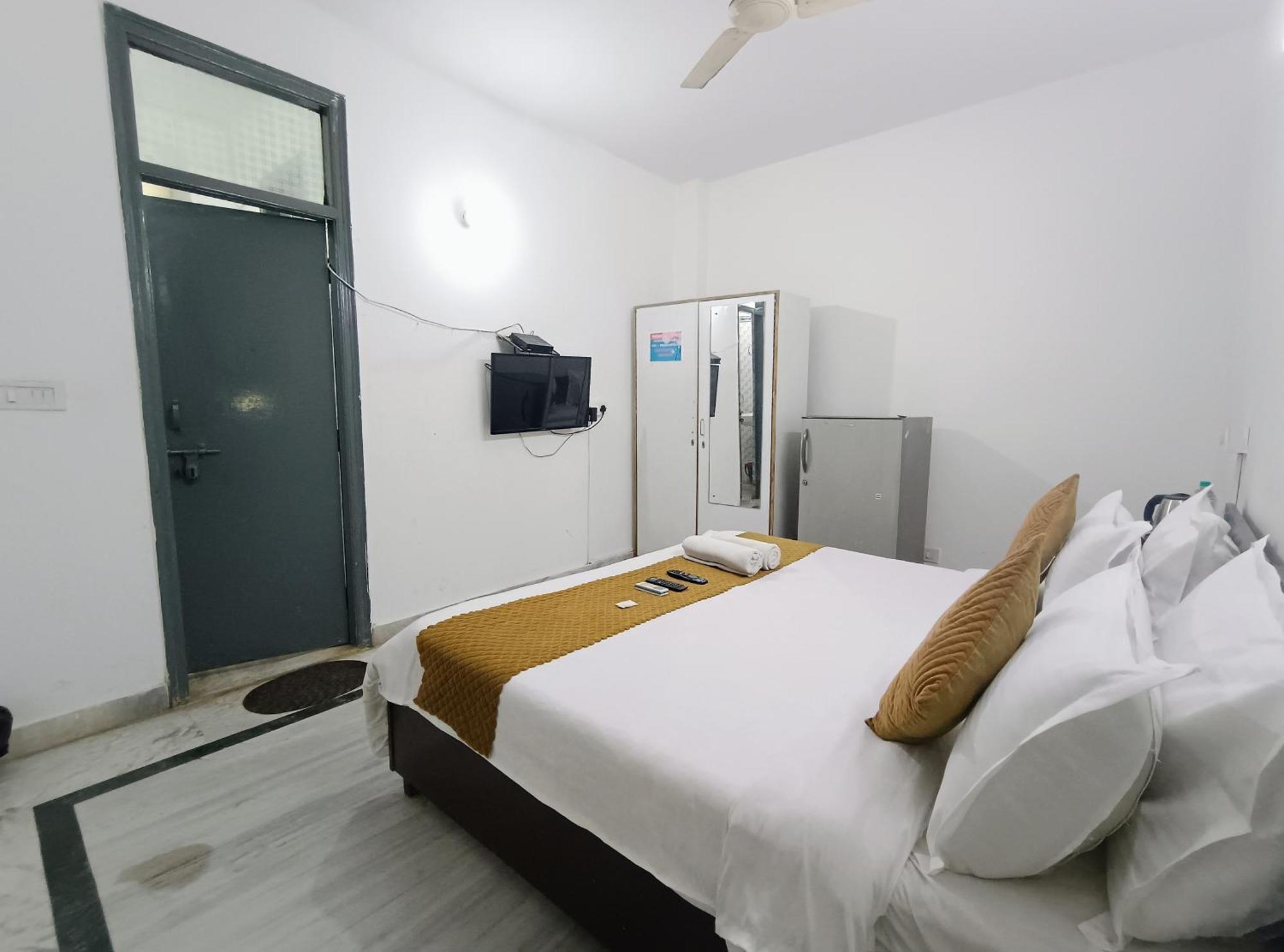 Hotel Hauz Khas Fort View New Delhi Buitenkant foto