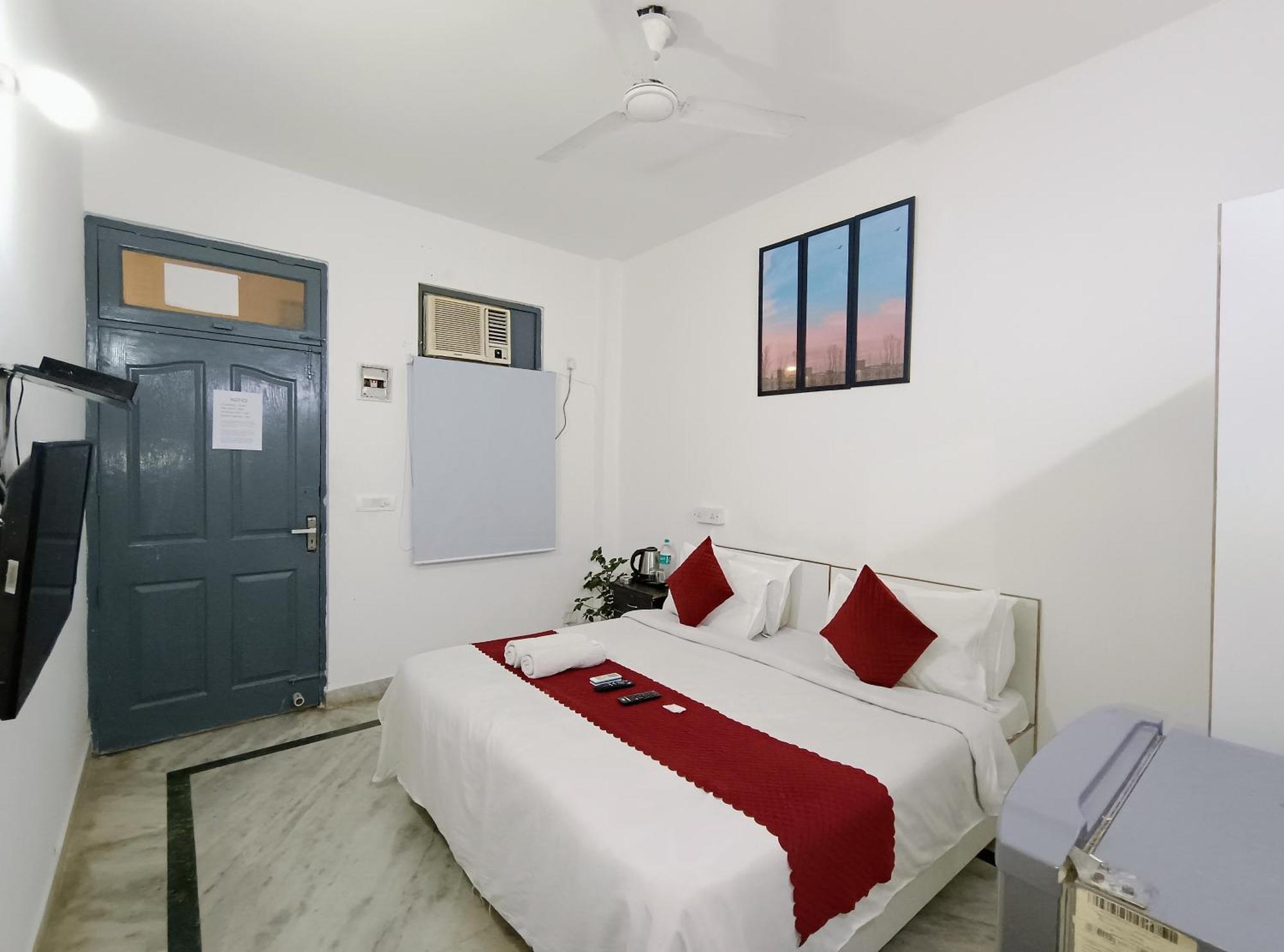 Hotel Hauz Khas Fort View New Delhi Buitenkant foto