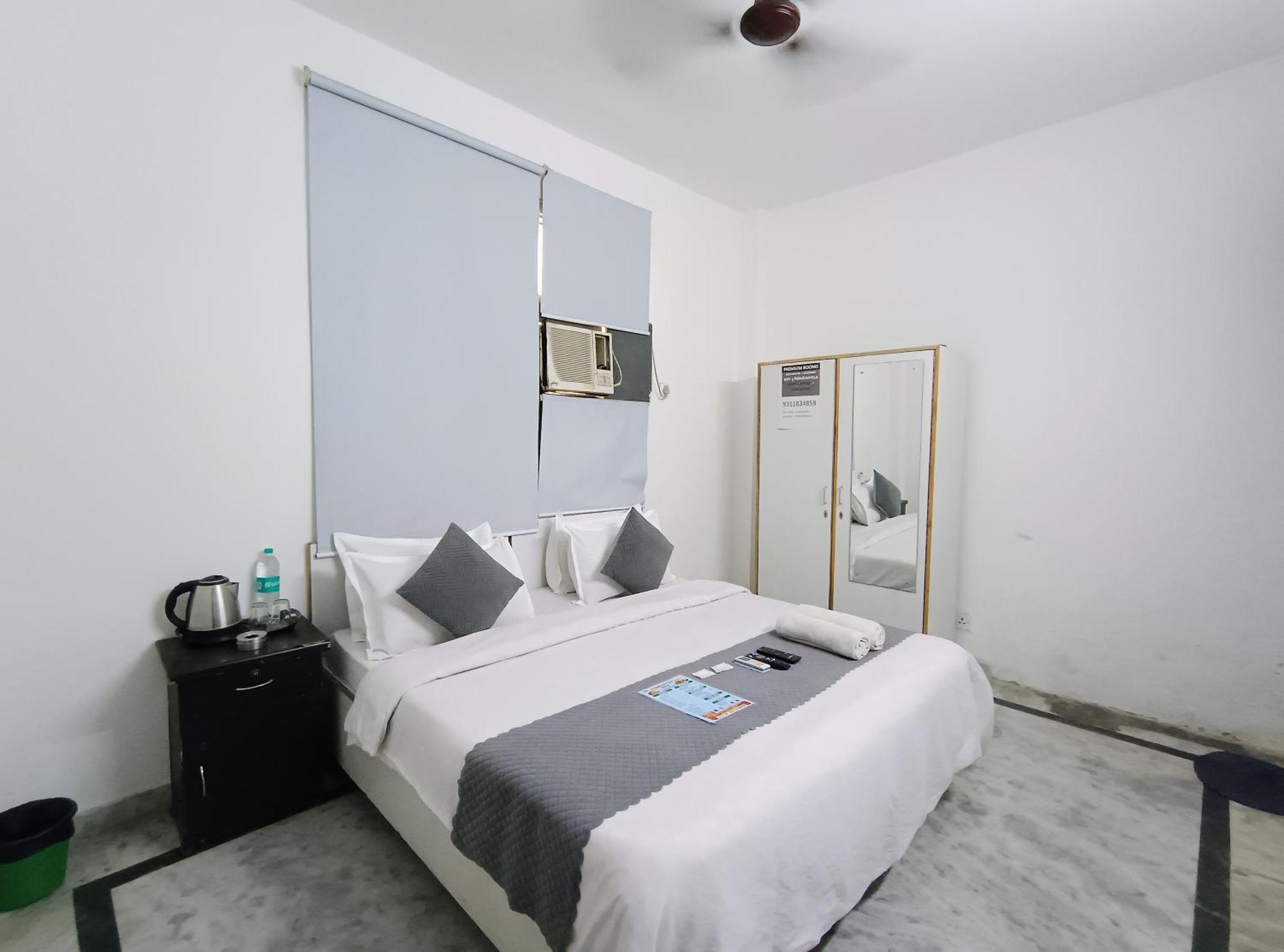 Hotel Hauz Khas Fort View New Delhi Buitenkant foto