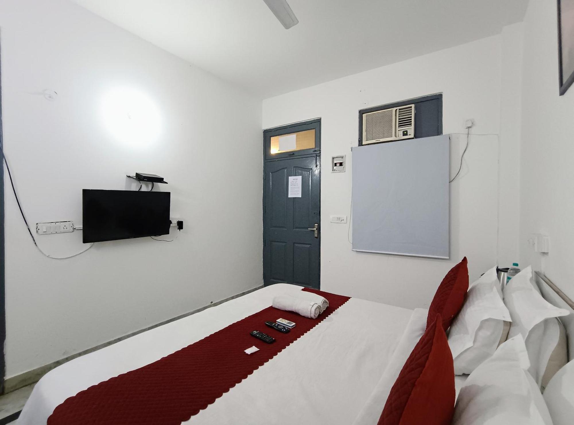 Hotel Hauz Khas Fort View New Delhi Buitenkant foto