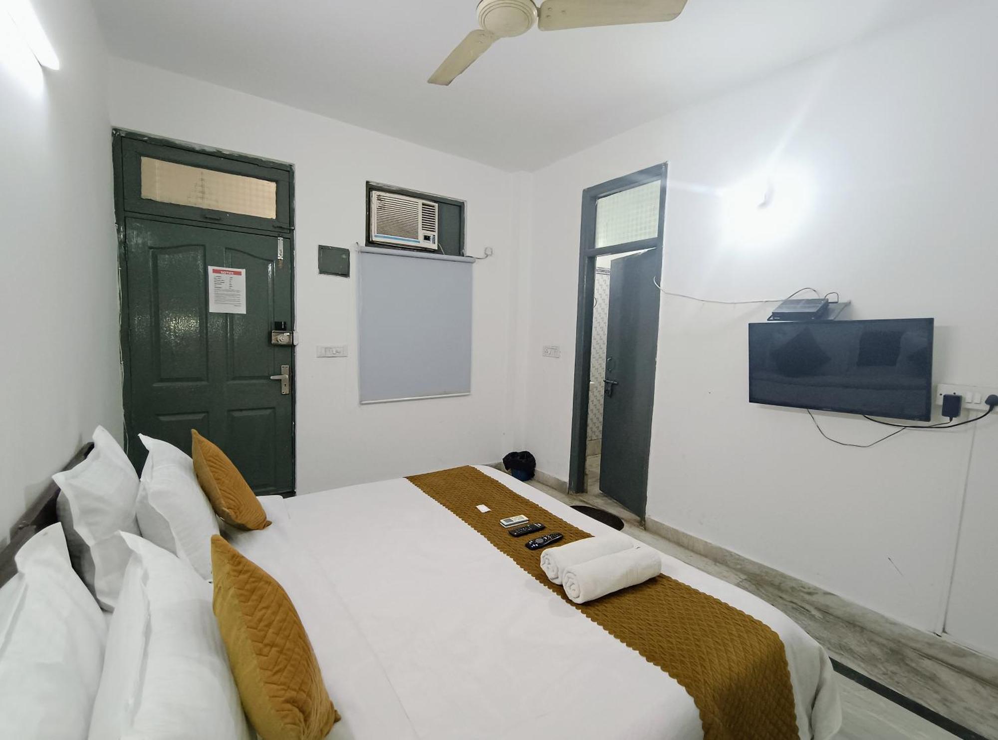 Hotel Hauz Khas Fort View New Delhi Buitenkant foto