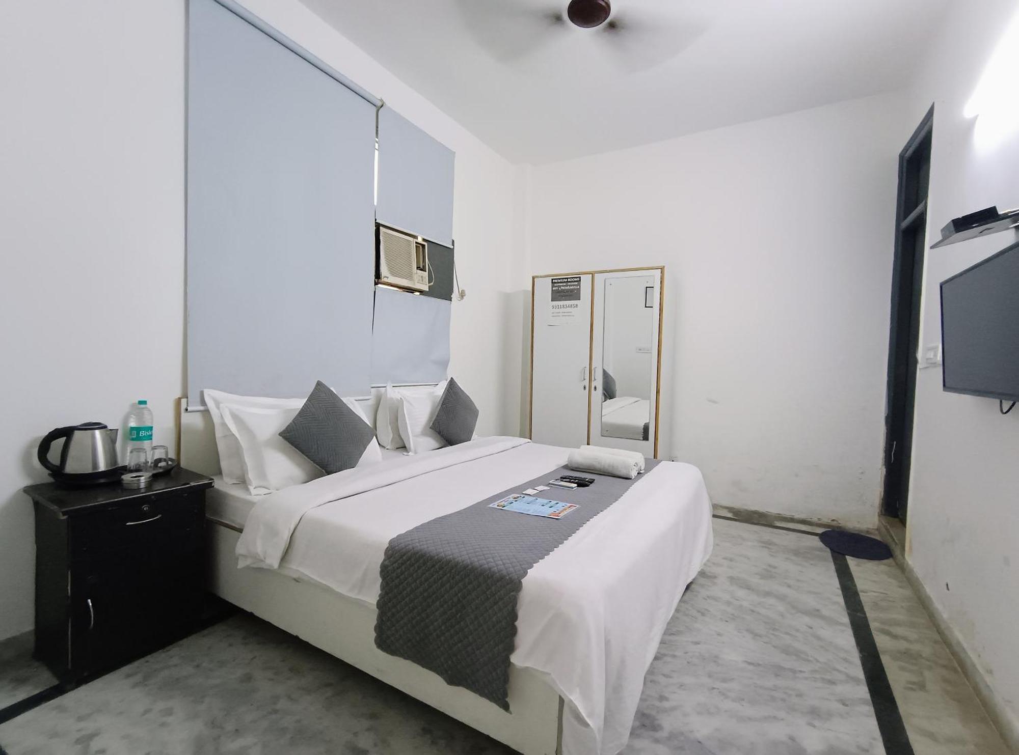 Hotel Hauz Khas Fort View New Delhi Buitenkant foto