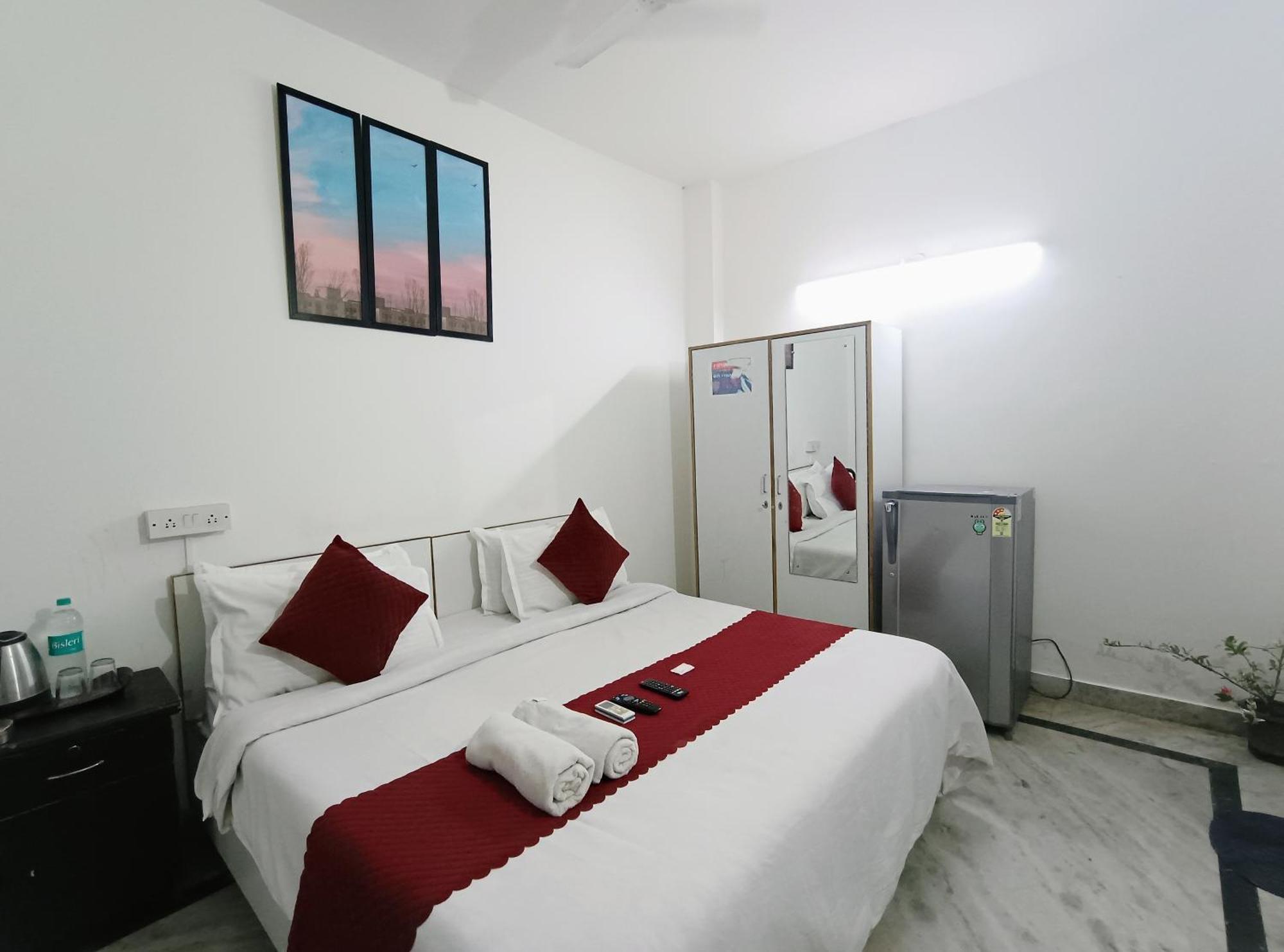 Hotel Hauz Khas Fort View New Delhi Buitenkant foto