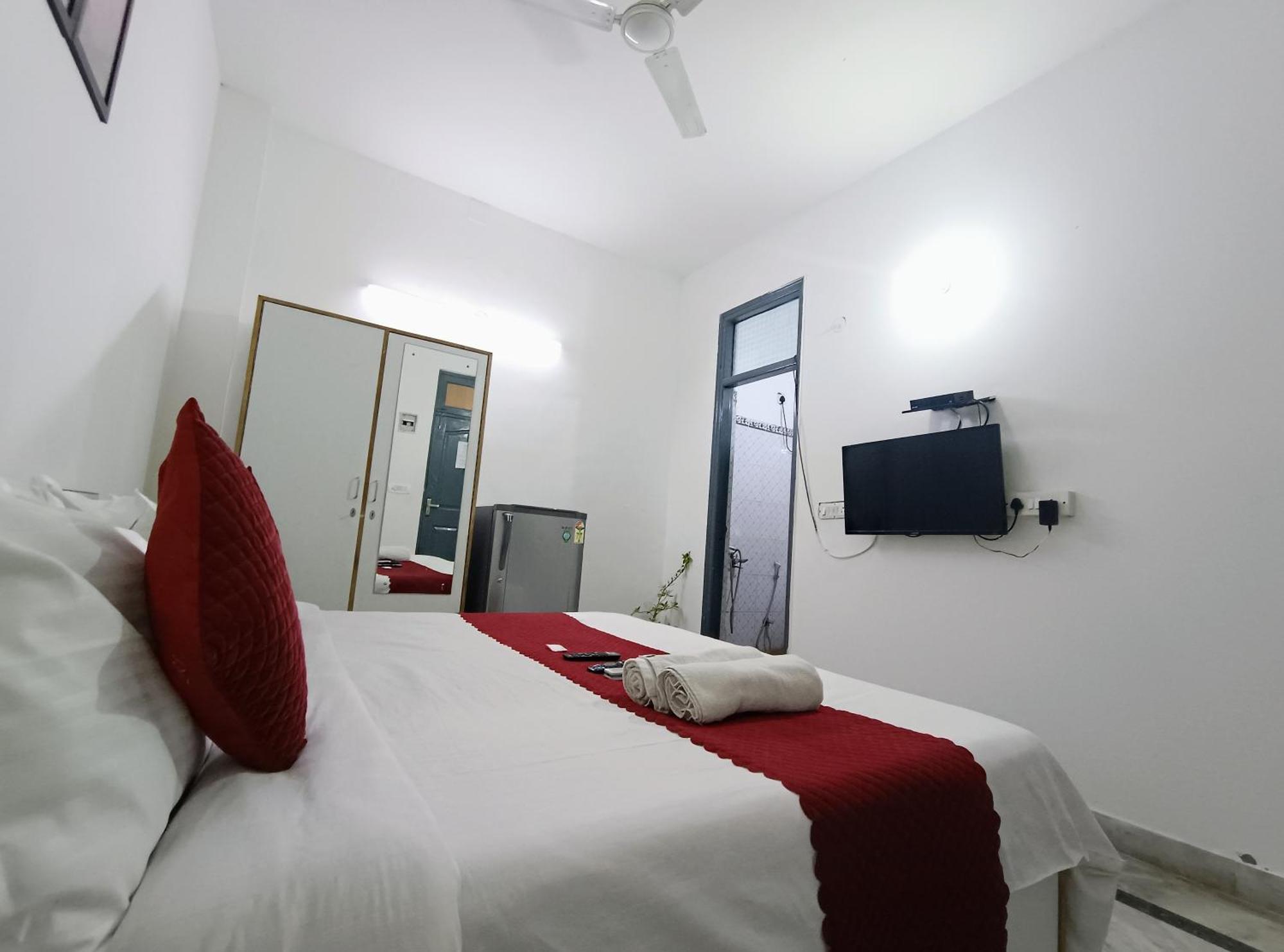 Hotel Hauz Khas Fort View New Delhi Buitenkant foto