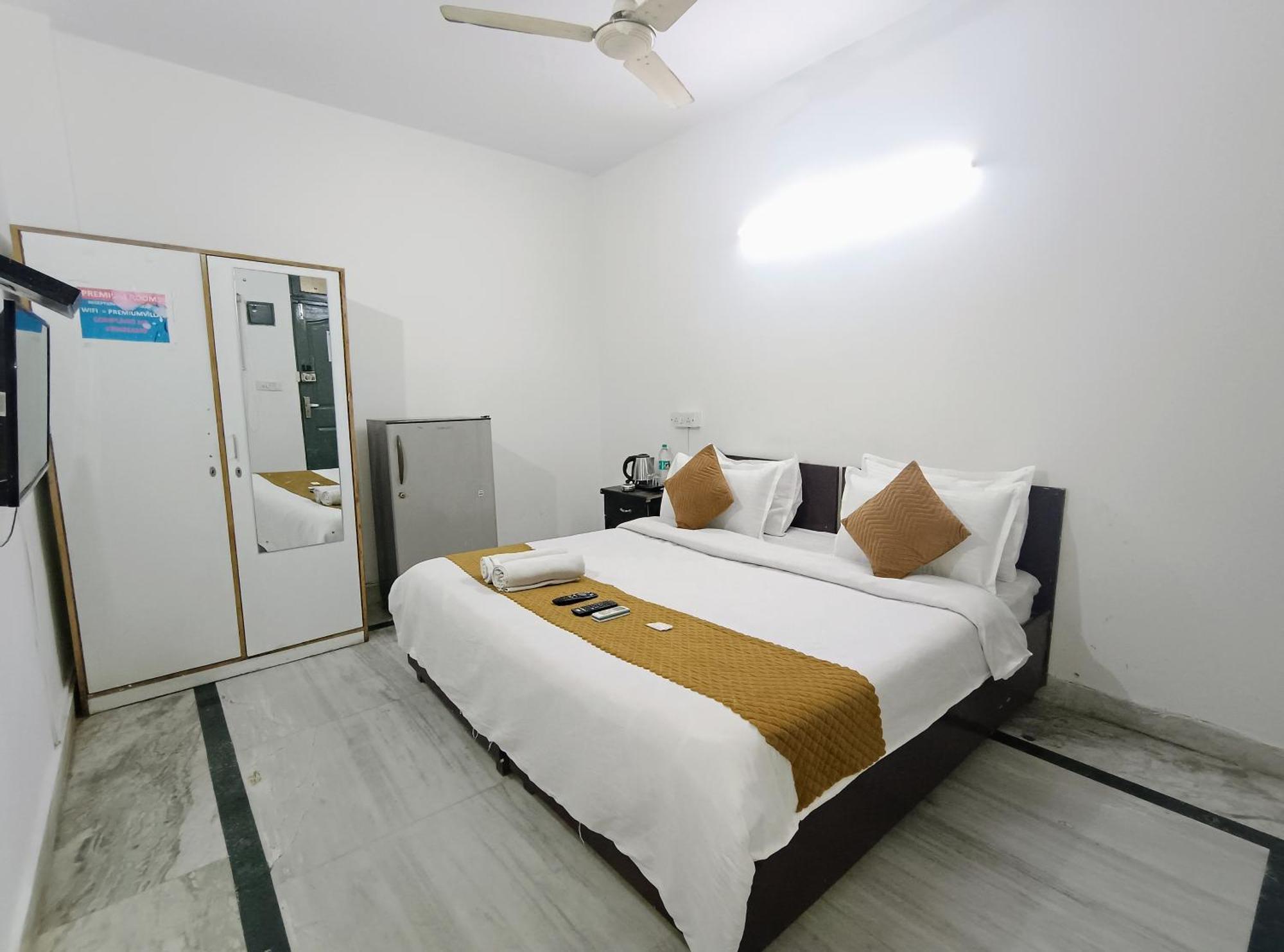 Hotel Hauz Khas Fort View New Delhi Buitenkant foto